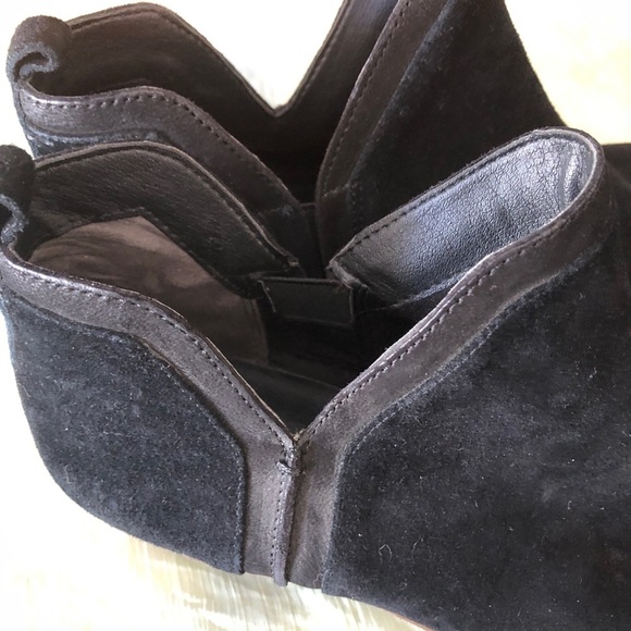 Sam Edelman black suede and leather low ankle boot size 8 - Picture 3 of 6